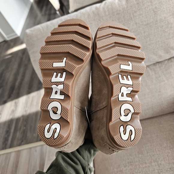 Sorel Joan Of Arctic Buckle Leather Wedge II Boot - Picture 8 of 10